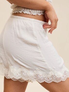 Aerie Night Out Satin Lace Boxer Shorts Boho Coquette Cream Size XL